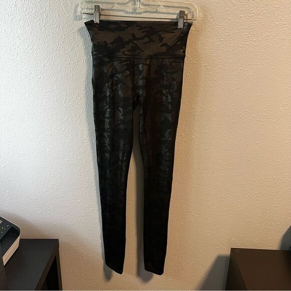 Spanx Faux Leather Legging in Matte Black Camo - Picture 3 of 15